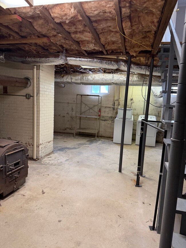 Building Photo - 1048 Shuping Mill Rd