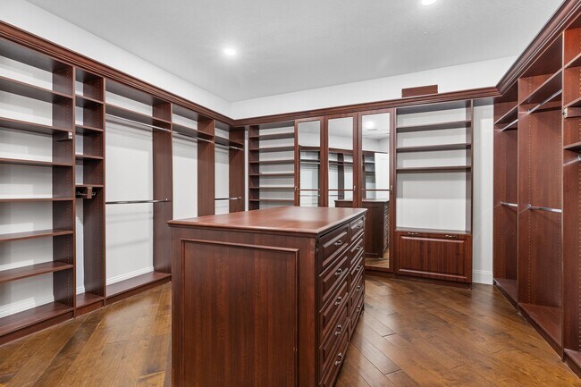Building Photo - 17606 Circle Pond Ct