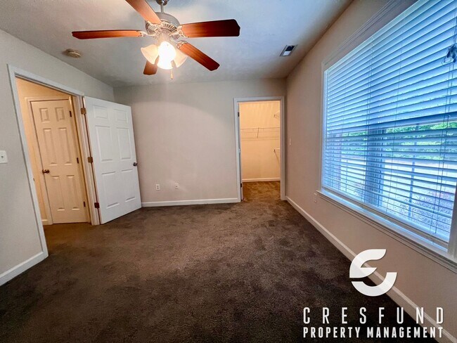 Building Photo - GATED COMMUNITY - Freshly Painted 2 Bed 2 Bath Condo AVAILABLE NOW