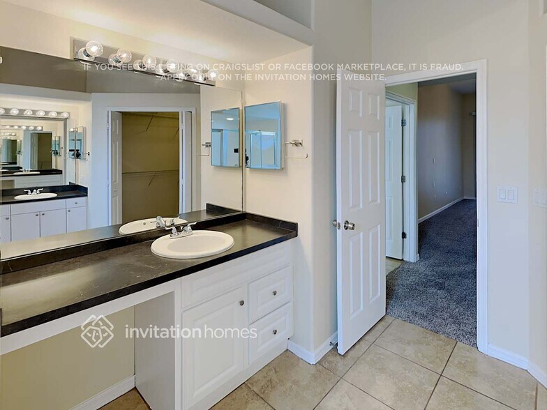 Building Photo - 8987 Huntington Pointe Dr