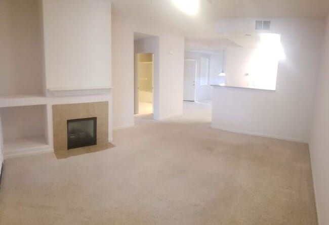 Building Photo - TANAMERA CONDOMINIUMS 1 bed 1 bath 1 car g...