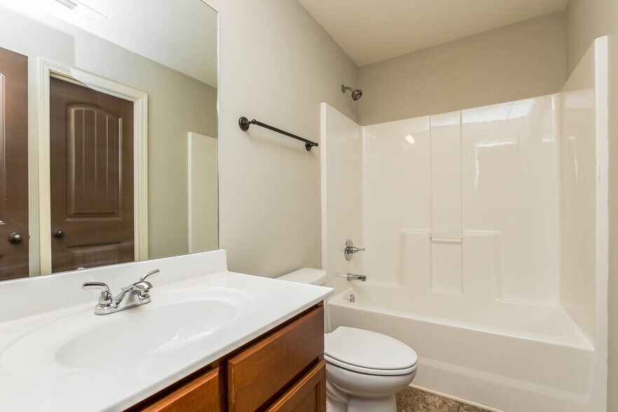 Building Photo - 441 Chandler Bluff Ct SE