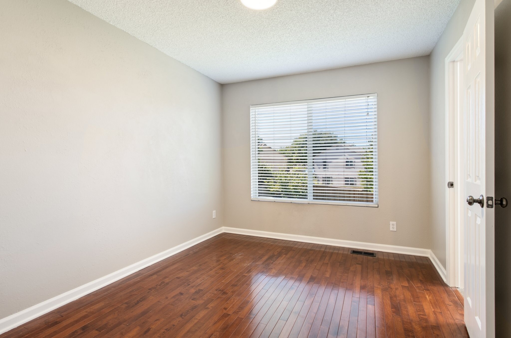 Building Photo - 6450 Stonehedge Dr