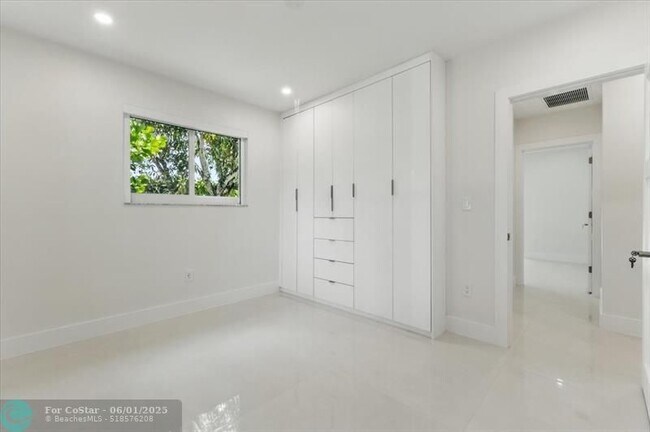 Building Photo - 7860 SW 158th Terrace