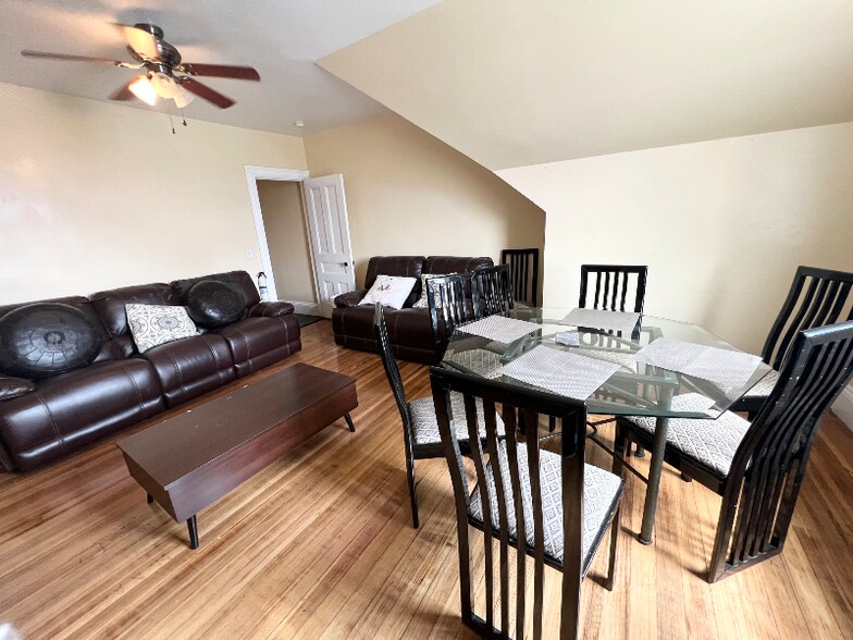 Building Photo - 205 Washington Ave