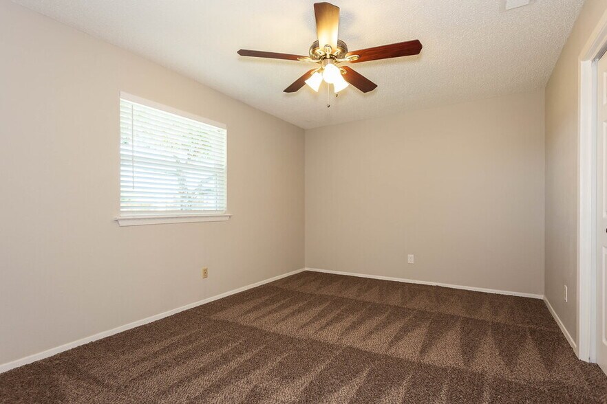 Building Photo - 6053 Herschel Dr