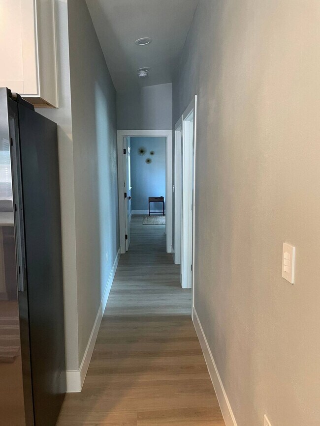 Building Photo - 198 Vía Del Sol