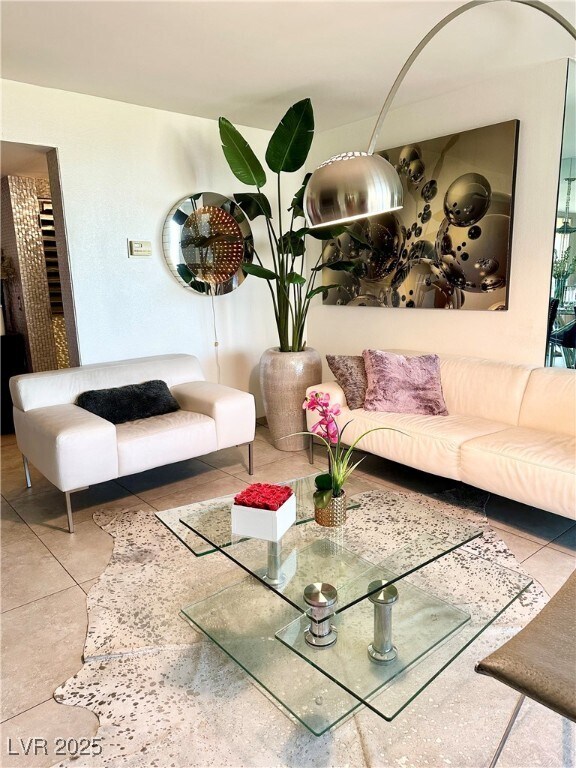 Building Photo - 205 E Harmon Ave