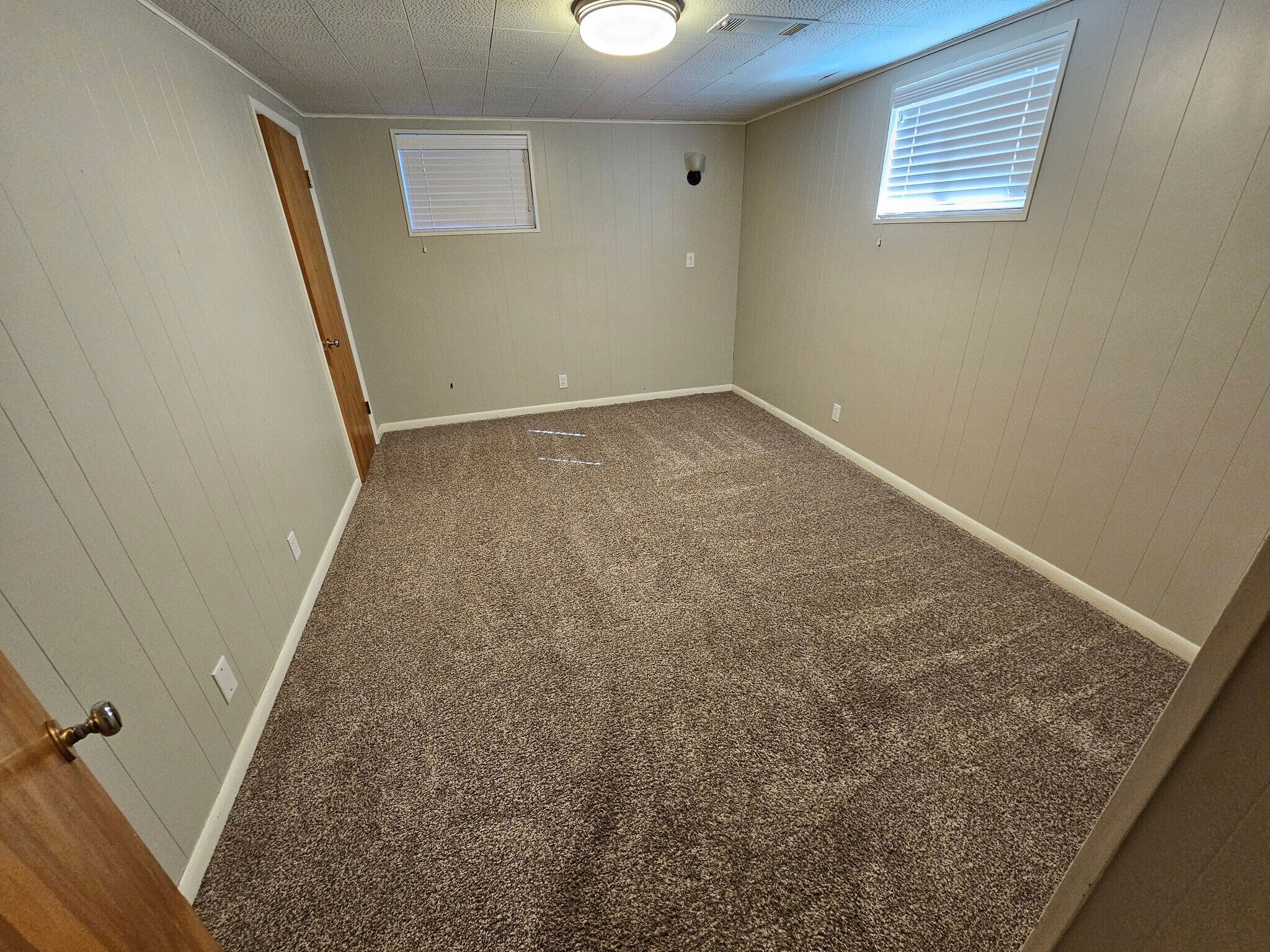 Building Photo - 4 E 1100 S