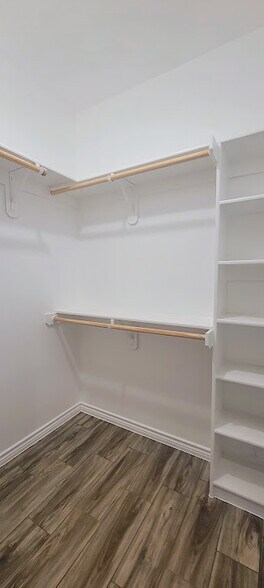 Building Photo - 5415 Rose Garden Loop