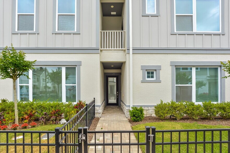 Primary Photo - 1125 Mahonia Ct
