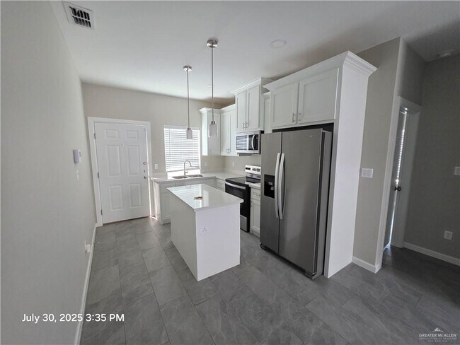 Building Photo - 24 Israel E Ave