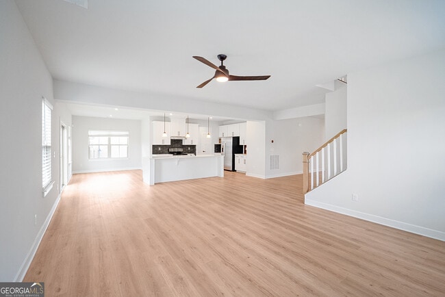 Building Photo - 533 Daffodil Ln