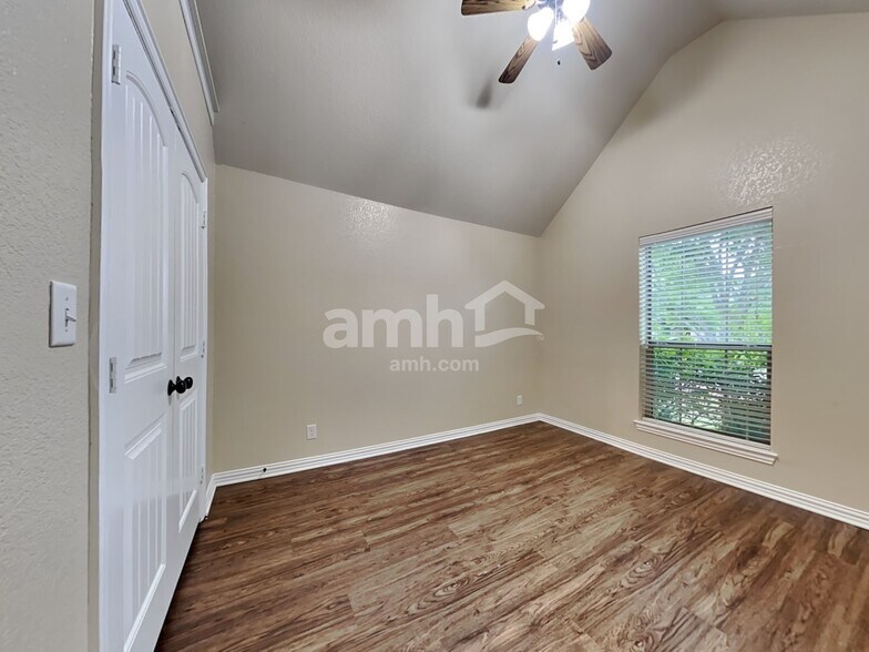 Building Photo - 109 Firestone Dr