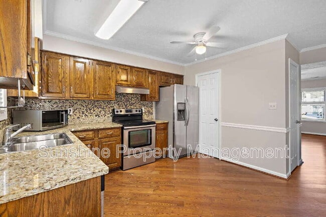 Building Photo - 1102 Palmerton Dr