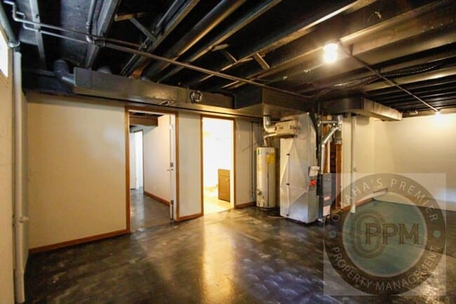 Building Photo - Comfortable 2 Bedroom/ 2 Bathroom Duplex |...