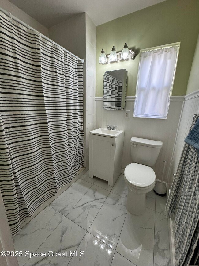 Building Photo - 14 Hardee Cir S