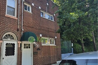 Building Photo - Renovated 3BR/2BA Weehawken Townhouse with Private Yard & NYC Views