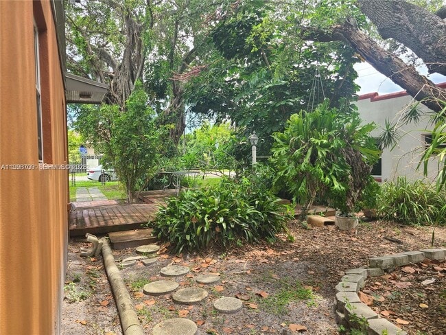 Building Photo - 258 SW 1st Ct