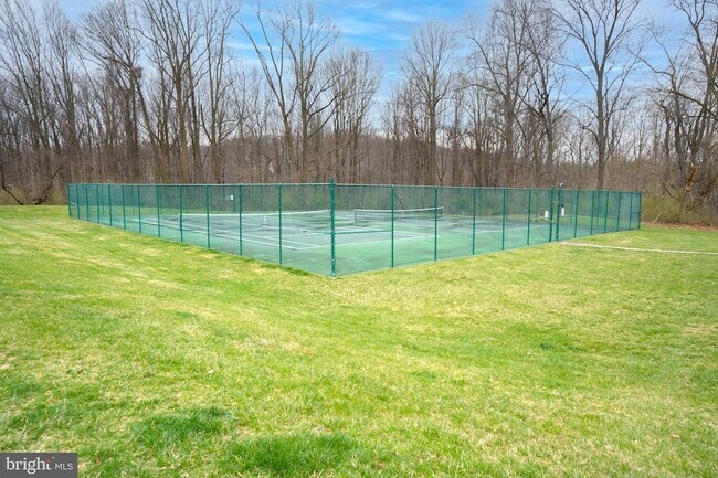 Building Photo - 465 Woodstock Ln