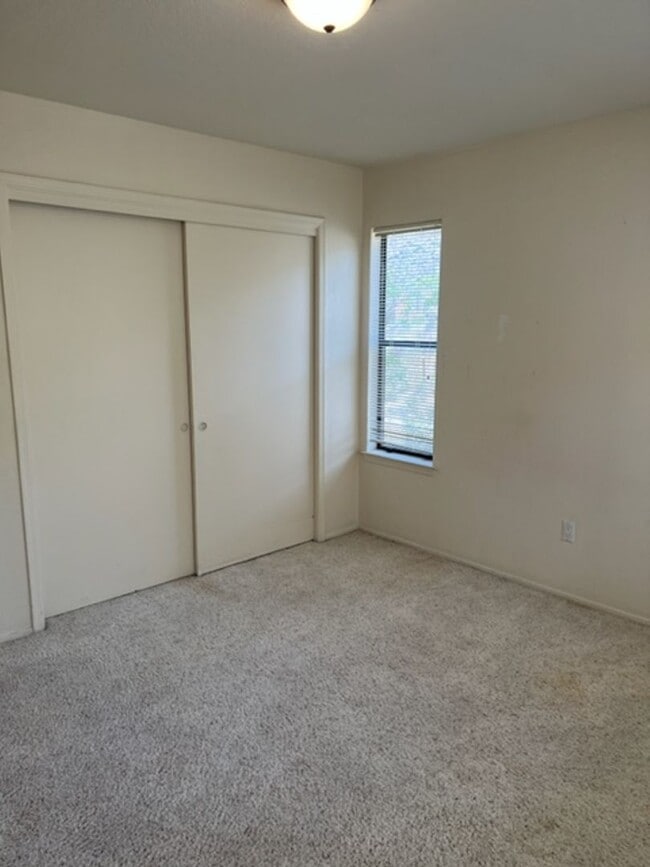 Building Photo - Beautiful 2 Bedroom 2 Bath 2 Car Garage Town House in the foot hills COMING SOON! Available 12/22...