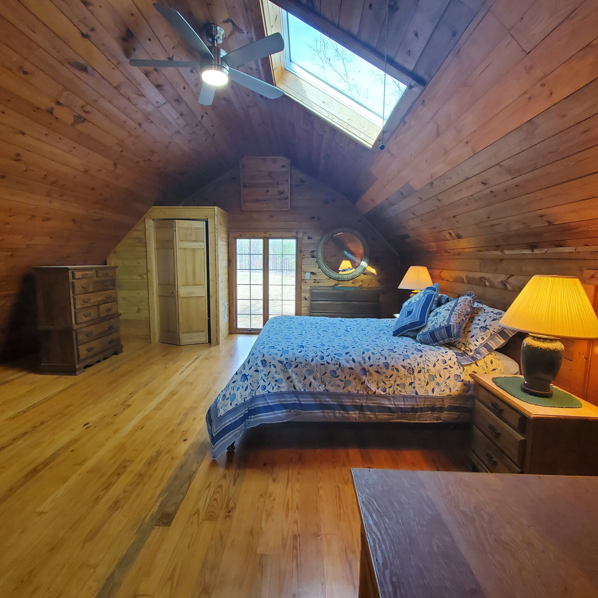 Bedroom - 1087 Walker Rd