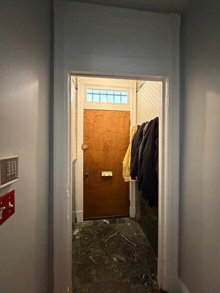Building Photo - 411 11th St NE