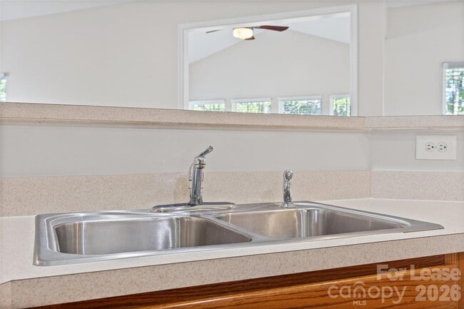 Building Photo - 571 Veloce Trail
