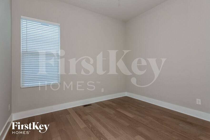 Building Photo - 11327 Tema Cir