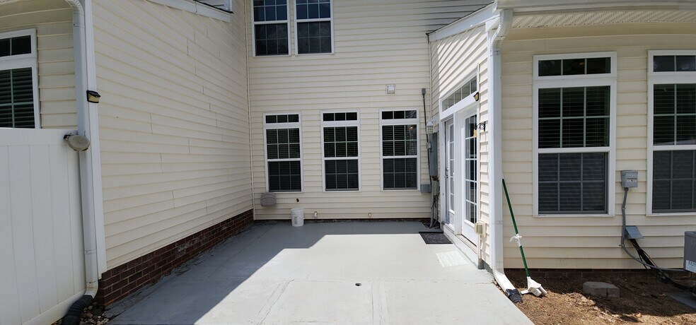 Building Photo - 709 Prospect Ln
