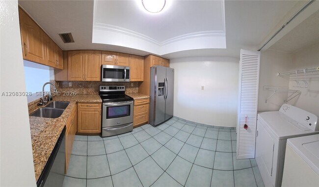 Building Photo - 8933 SW 123rd Ct