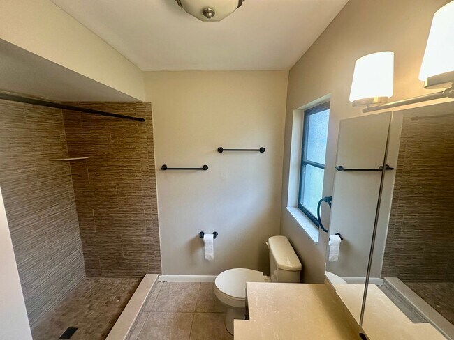 Building Photo - 3 Bedroom/ 2 Bath Fenced in Home for rent ...