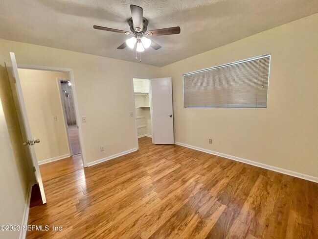 Building Photo - 5391 Golf Course Dr