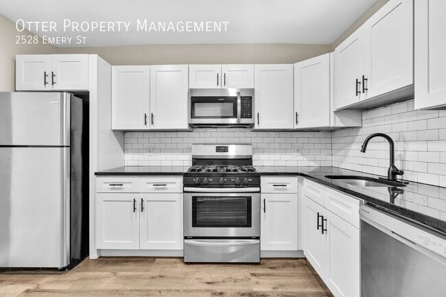 Building Photo - 2528 Emery St