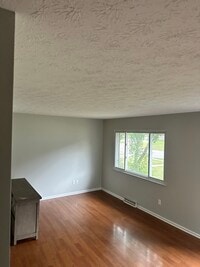 Building Photo - 2578 Montclair Ave