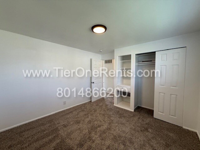 Building Photo - NO DEPOSIT option available for qualified ...