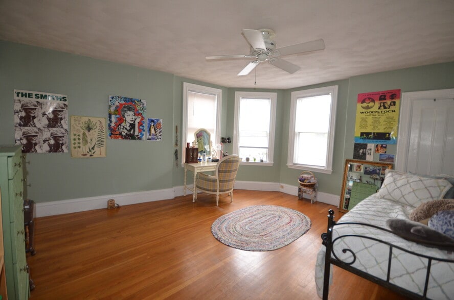 Unit 3 Bedroom - 234 Cypress St