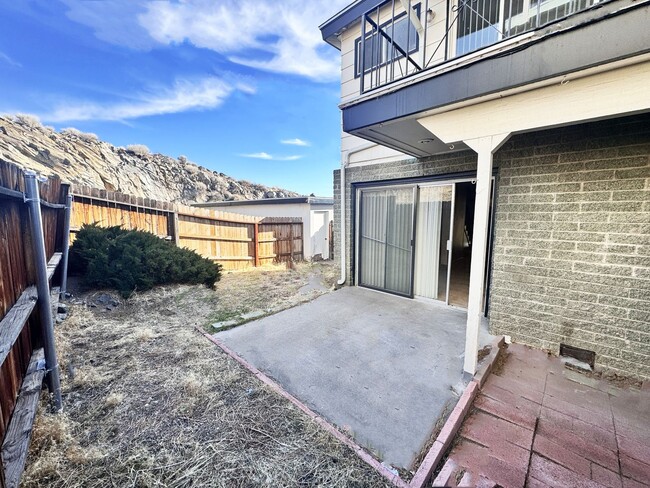 Building Photo - For Lease Near UNR - 2 Bed, 1.5 Bath with ...