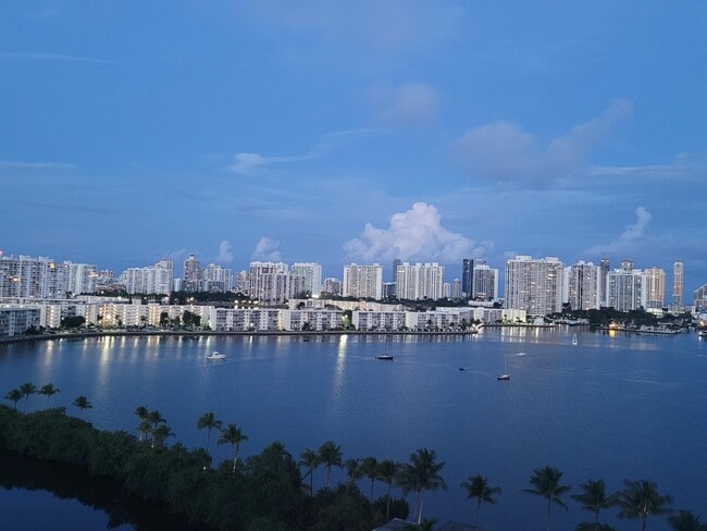 Building Photo - 17301 Biscayne Blvd