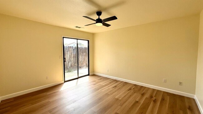 Building Photo - 2425 Knowlwood Dr