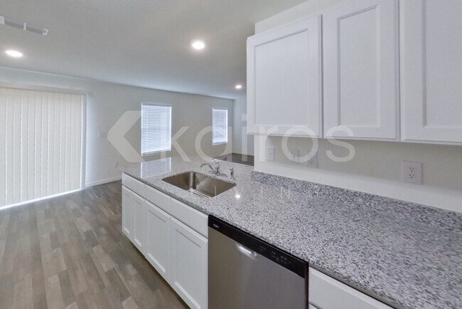 Building Photo - 1148 Vinita Ave