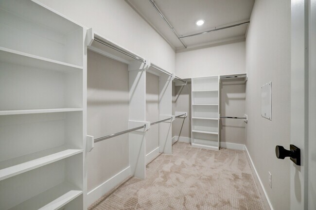 Building Photo - 5816 Francis Oak Ln