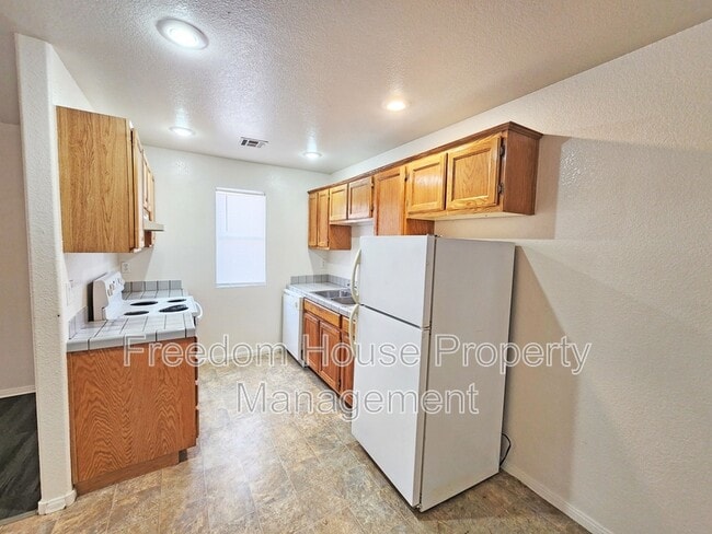 Building Photo - 910 Bourbon St