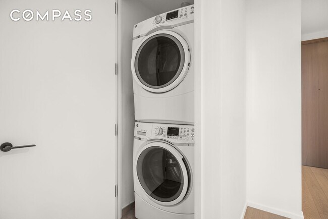 Building Photo - 30 Riverside Blvd