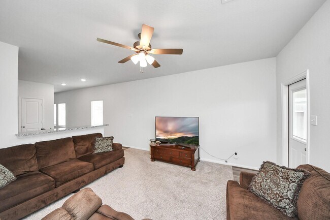 Building Photo - 1110 Bending Trl Dr