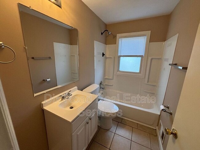 Building Photo - 2309 Byron St