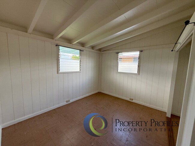 Building Photo - Waipio Acres 4 Bedroom 1 Bath House with P...