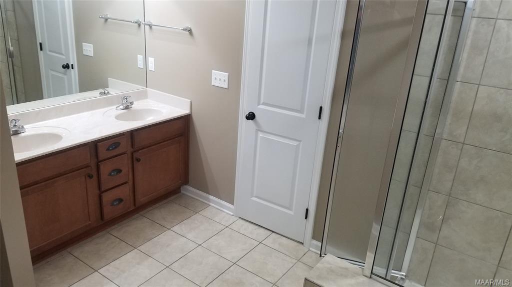 Building Photo - 9001 Saw Tooth Loop