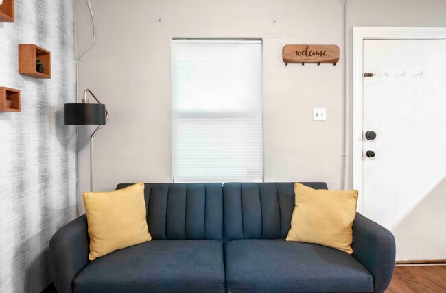 Building Photo - 1908 Fuller St