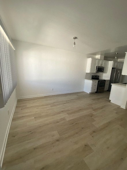 Building Photo - 5335 Yarmouth Ave